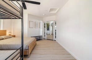 4 bedrooms, iron/ironing board, free WiFi, bed sheets