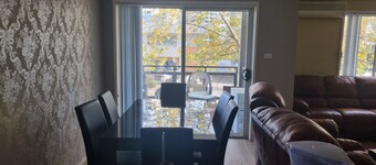 Modern 2-Bedroom Apartment in the Heart of Gungahlin