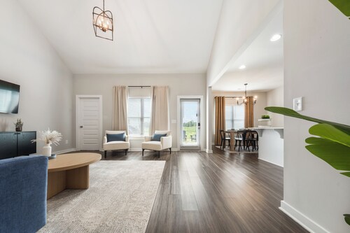 Family-Friendly 4BR Home - Game Room, Fire Pit & Backyard Fun