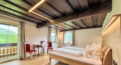 Hermoso apartamento en villa con WIFI, TV, balcón, mascotas permitida y aparcamiento