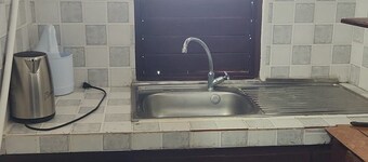 Charming 1-bedroom apartment in delightful Ocho Rios with WiFi, and AC.