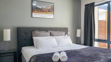 Casa adosada ejecutiva, 2 habitaciones, vistas a la montaña | 3 dormitorios, decoración individual, mobiliario individual