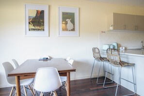 Junior Townhome, 3 Bedrooms, Mountain View | Dining room