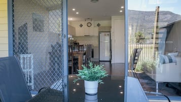 Casa adosada familiar, 3 habitaciones, vistas a la montaña | Terraza o patio