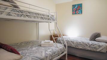 Junior Townhome, 3 Bedrooms, Mountain View | 3 bedrooms, individually decorated, individually furnished