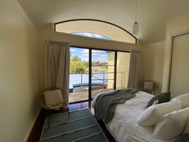 Deluxe Townhome, 3 Bedrooms, Mountain View | Individually decorated, individually furnished, iron/ironing board