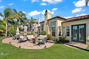 Terrace/patio - Spacious w/ Yard, BBQ, Presidio Access Near Park, Pool, Tennis, Beaches & Legoland! Extended Stays (Carlsbad)