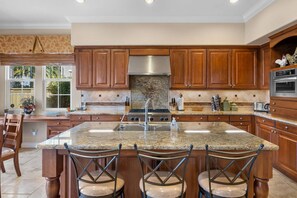 Kühlschrank, Mikrowelle, Geschirrspüler