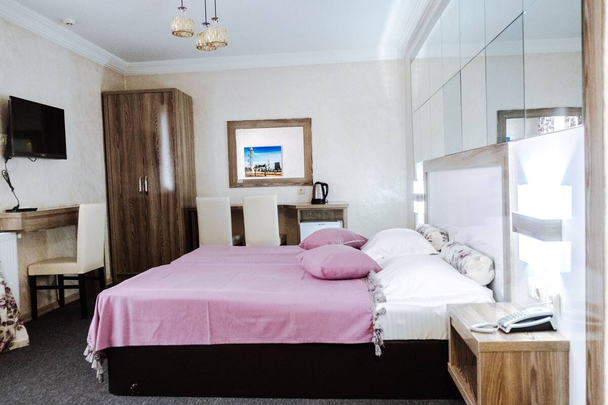 Comfort Double or Twin Room | In-room safe, desk, laptop workspace, WiFi (free)