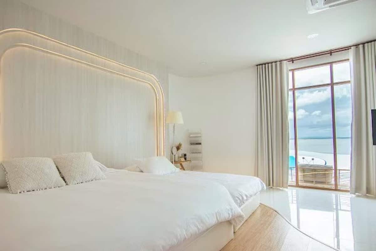 Villa | Free WiFi, bed sheets