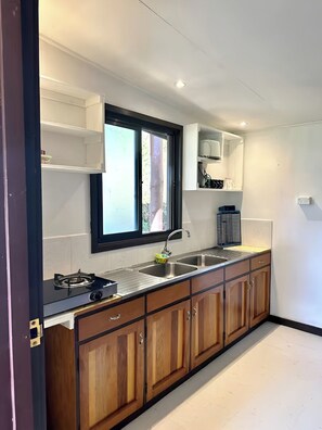 Private kitchen - Cosy Farmstay Tuvurara Savusavu (Nakasa)