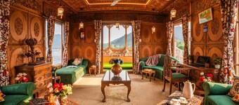 Moustache Houseboat Srinagar