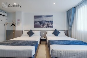 Room, 2 Double Beds | Room amenity