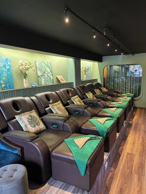 Hot stone massages, Thai massages