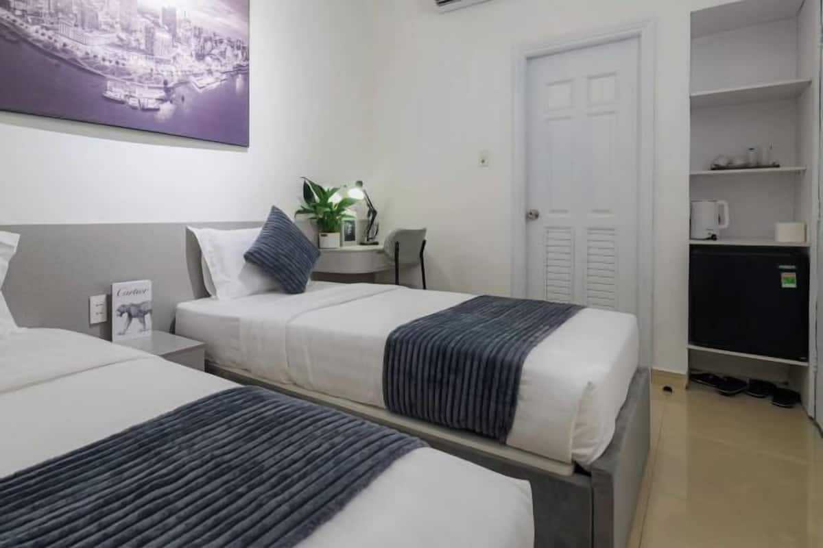 Down duvets, free WiFi, bed sheets