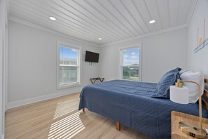 2 soverom, strykejern/-brett, reiseseng for barn og wi-fi (inkludert)