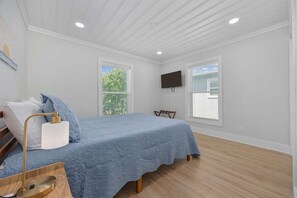 2 bedrooms, desk, iron/ironing board, travel crib