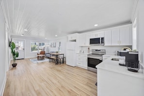 Fridge, microwave, oven, stovetop - 2BR Surf Shack | Steps to Beach | Unit 1 (North Myrtle Beach)