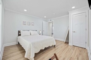 2 bedrooms, desk, iron/ironing board, travel crib