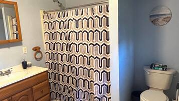 Toallas, jabón, champú y papel higiénico