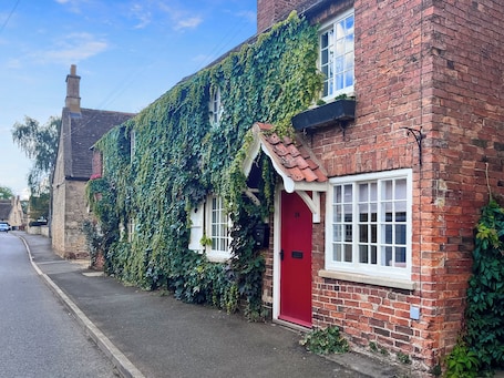 Exterior. 2 bedroom accommodation in Market Overton
