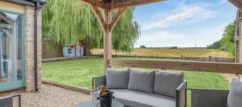 Escape to The Pool House, a countryside retreat in Thornhill, Dorset.