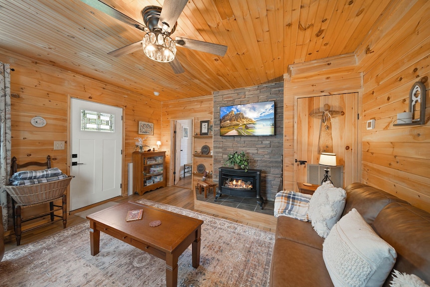 Broadstone Cottage- Pet Friendly, Fire Pit, Valle Crucis - Boone, NC