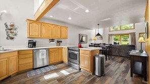 Refrigerador, microondas, horno, placa de cocina