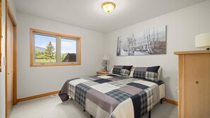 3 bedrooms, iron/ironing board, free WiFi, bed sheets - Peaks & Par (Red Lodge)