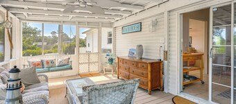 2 Blocks to Crystal Coast: Family-Friendly Retreat