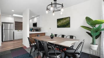 Rumah Keluarga, 5 kamar tidur, dapur | Makan di kamar