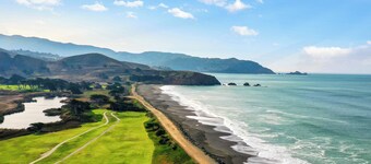 Spacious 5BR Retreat 8 Beds Beach & Golf