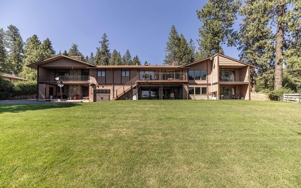 Exterior - Charming 3-bedroom house with WiFi and AC in lovely Coeur d'Alene (Coeur d'Alene)