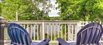 Lakefront Cottage 2 Mi to Palladium in Worcester!