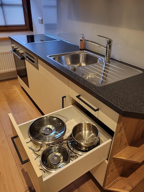Fridge, microwave, oven, stovetop