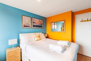 1 bedroom, desk, iron/ironing board, internet