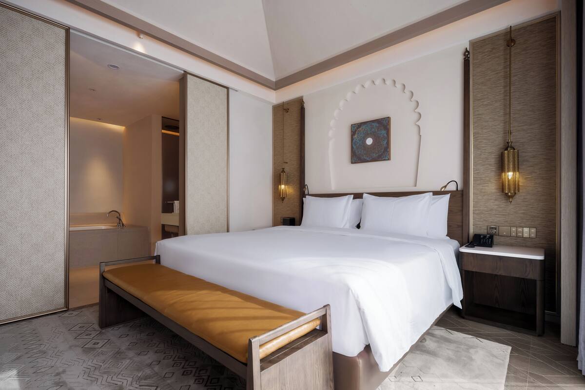 Mirage Oasis Suite | 1 bedroom, blackout drapes, soundproofing, free WiFi