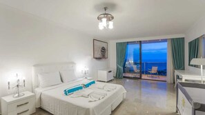 5 bedrooms, iron/ironing board, WiFi, bed sheets