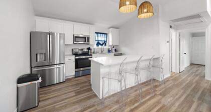 Beach Escape – Close to Attractions & the Shore