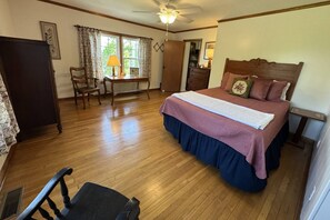 3 bedrooms, free WiFi - Fall in Love with 25% Off Pigeon Forge Stays (Dandridge)