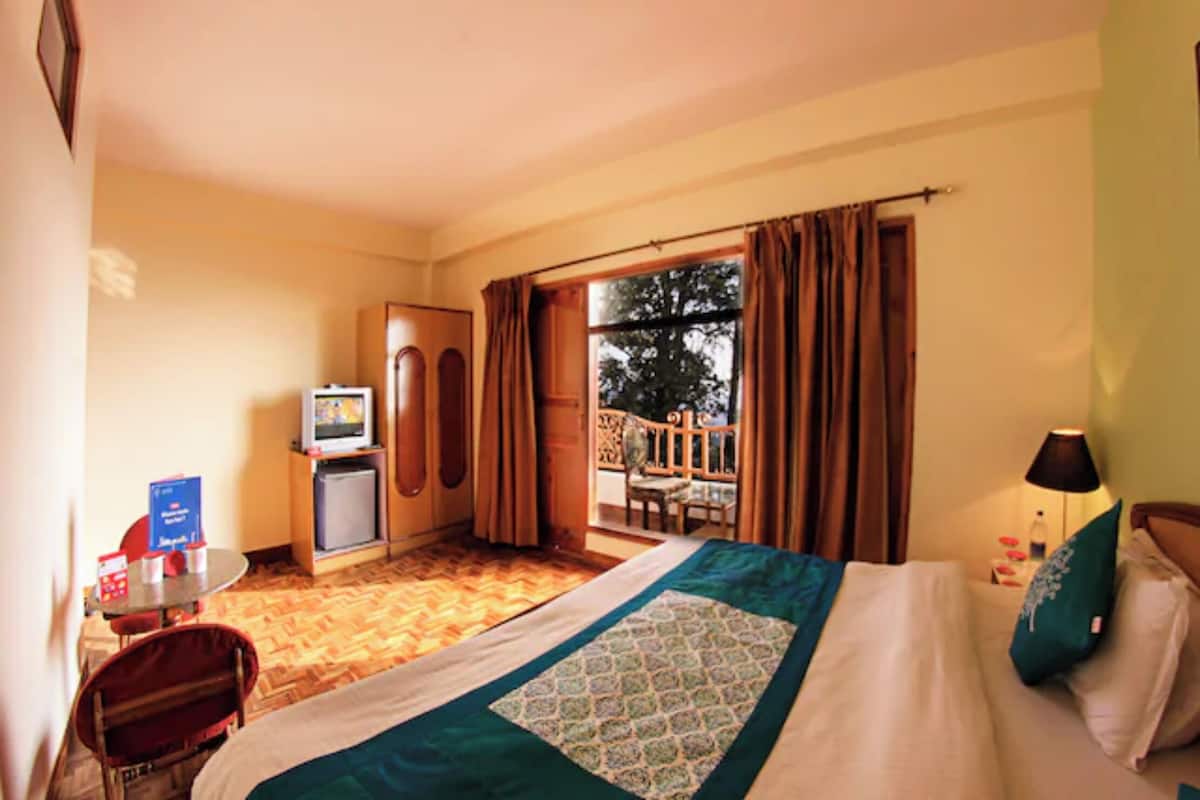 In-room safe, soundproofing, free WiFi, bed sheets