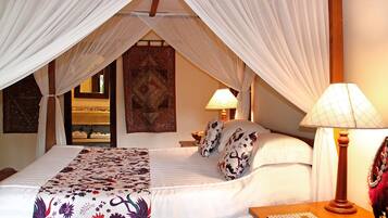 3 bedrooms, in-room safe, free WiFi, bed sheets