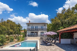 Family House, 3 Bedrooms, 2 Bathrooms, Mountainside (Villa Natali With Pool And Sea View) | Private pool