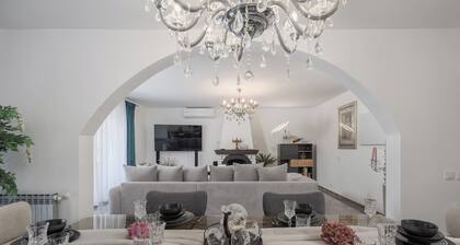 Villa Natali With Pool And Sea View
