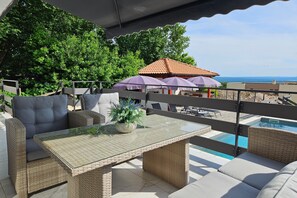 Tempat makan outdoor
