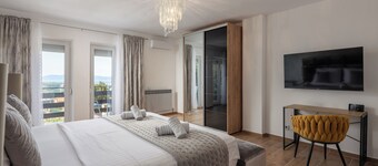 Villa Natali With Pool And Sea View