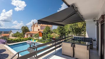 Family House, 3 Bedrooms, 2 Bathrooms, Mountainside (Villa Natali With Pool And Sea View) | Balcony