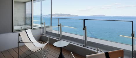 In-room safe, iron/ironing board, free WiFi, bed sheets