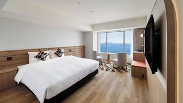 In-room safe, iron/ironing board, free WiFi, bed sheets