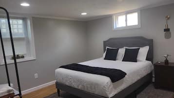 1 bedroom, desk, free WiFi, bed sheets